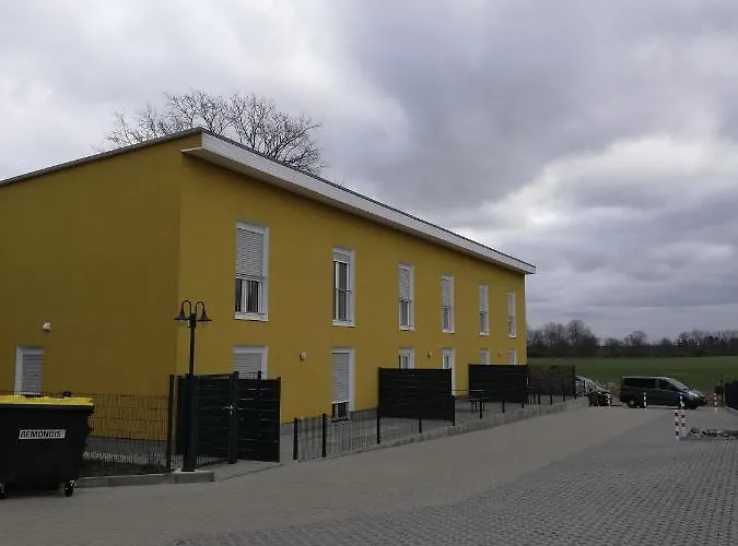 Apartmenthaus Mehrow 3*